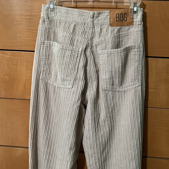 BDG by Urban Outfitters High Rise Baggy Wide Corduroy Pants Super Soft Size 26 - Picture 2 of 7